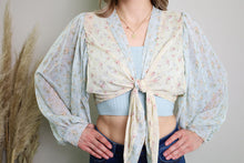 Load image into Gallery viewer, Floral Print Corp Kimono
